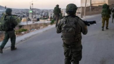"معاريف": مسؤولون في دولة الاحتلال يدفعون لتفجير الضفة قبيل الانتخابات.. والجيش ينقل قوات من لبنان وغزة