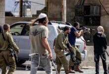 مستوطنون يهدمون عددًا من الحظائر الزراعية قرب بيت عنان شمال غرب القدس المحتلة